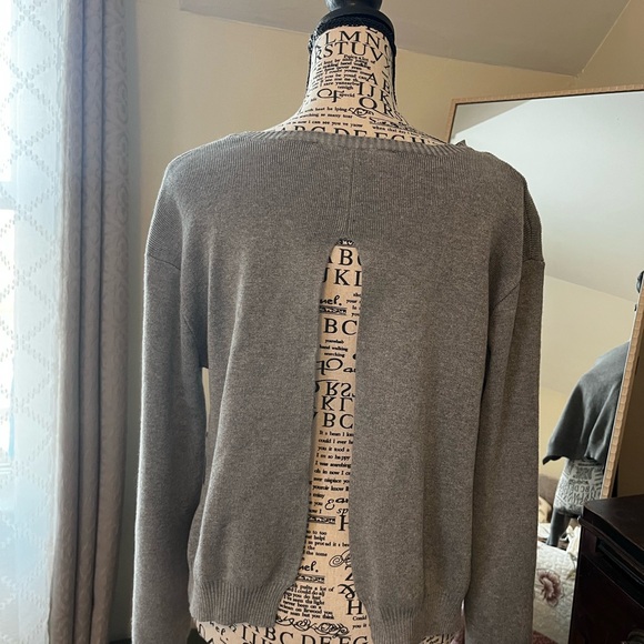 Gray Long Sleeve Sweater Open Back - Picture 2 of 3